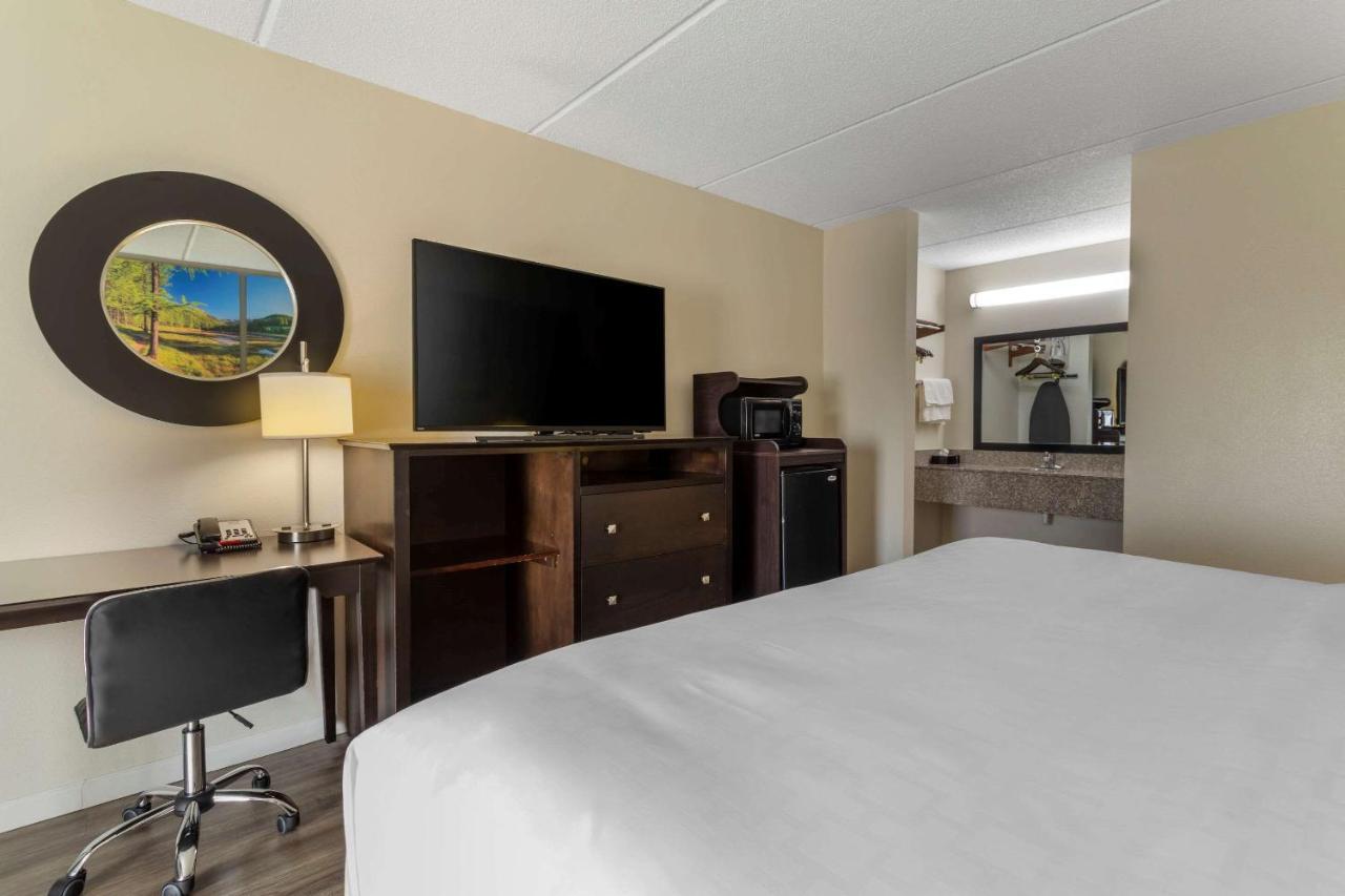Clarion Pointe By Choice Hotel Kimball